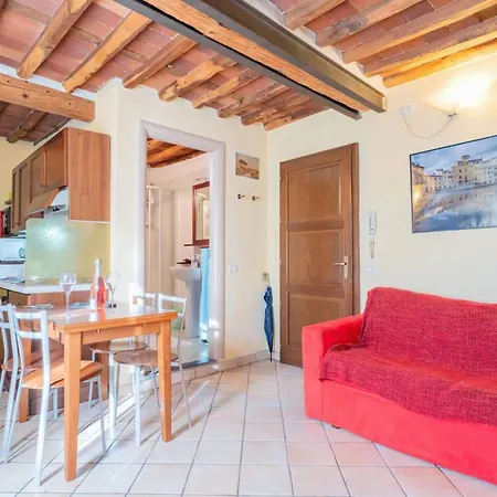Il Balconcino Del Borgo 아파트 루카