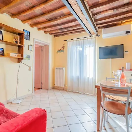 Il Balconcino Del Borgo 아파트 루카